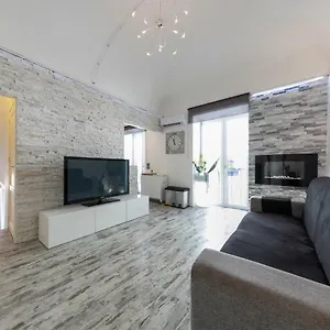  Apartment Amuri